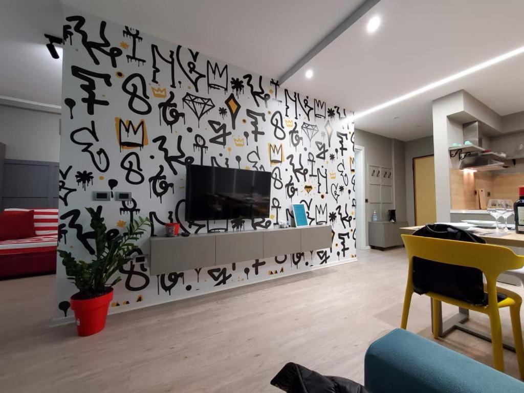 Helga'S Deluxe 3 Apartment Tirana Extérieur photo